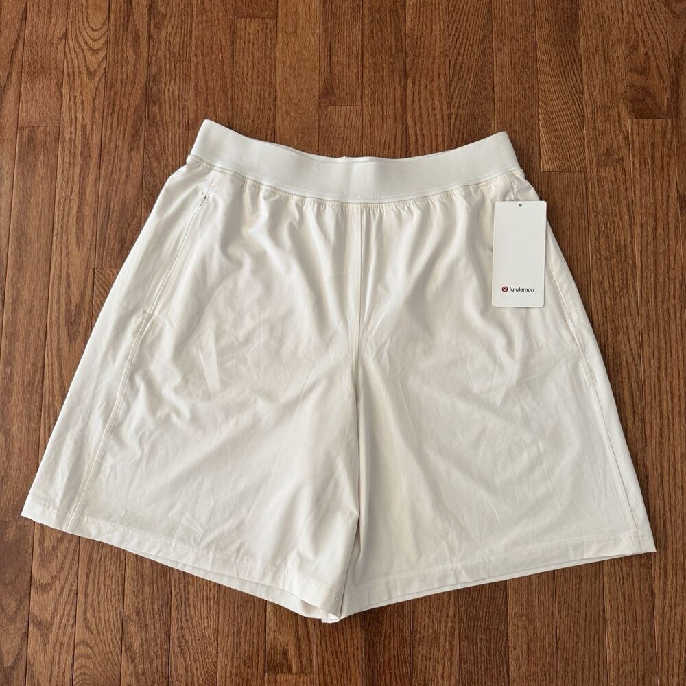 Lululemon Swift Relaxed Shorts 9” Logo Waistband Women’s XL Light Ivory NWT